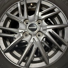 スタッドレスタイヤの画像