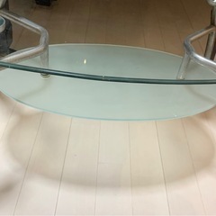 ガラステーブルの画像