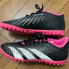 21.5cm adidas トレシュー　サッカーの画像