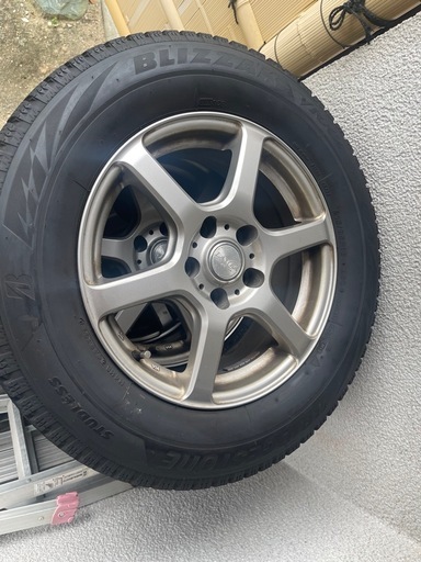 スタッドレス　215/65R16