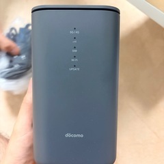 docomo 5G HR02 ルーターの画像