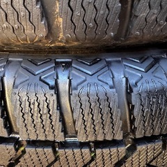 (問い合わせが多いのでゆっくり返していきます)国産スタッドレスタイヤの画像