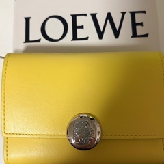 LOEWE 三つ折り財布の画像