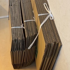 引越し段ボール沢山の画像