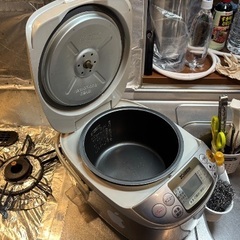 象印 ZOJIRUSHI 炊飯器 NT-TC10 5.5合炊きの画像