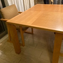 ダイニングテーブルの画像