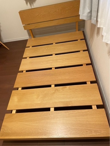 木製セミダブルベッド