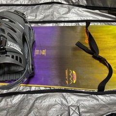 スノーボード本体②キスマークスタイル　ビンディングつき151スノーボード　サロモン収納ケースつきほぼ未使用の画像