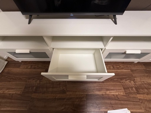 IKEA　テレビ台・収納スペースたっぷり！