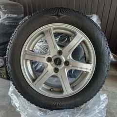 スタッドレスタイヤの画像