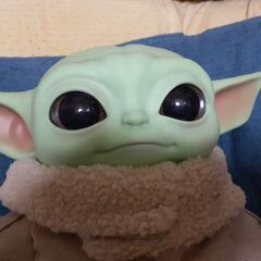 特大ベビーヨーダぬいぐるみ！の画像