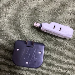 コンセント　タコ足配線　充電器の画像