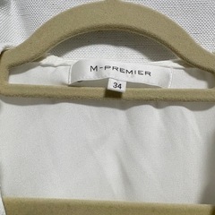 M-PREMIER フリルノースリーブシャツ 34の画像