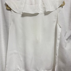 M-PREMIER フリルノースリーブシャツ 34の画像