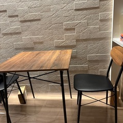 ダイニングテーブルの画像