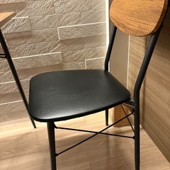 ダイニングテーブルの画像