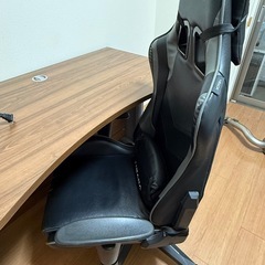 座椅子ゲーミングチェア ブラック の画像