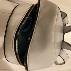 リュックとポーチ類の画像