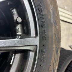 スタッドレスタイヤの画像