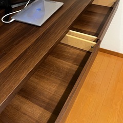 LOWYA作業デスク※梱包無しで部屋まで取りに来ていただける方にお譲りしますの画像