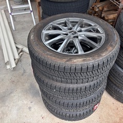 スタッドレスタイヤの画像