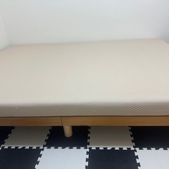 ダブルベッド、ダブルマットレスの画像