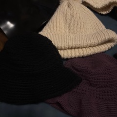 1つ50円 ハンドメイドの毛糸帽子の画像