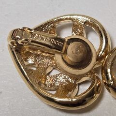 NINA RICCI ニナリッチ ハート ラインストーン イヤリング 金色の画像