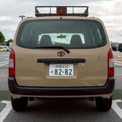 トヨタ プロボックスバン キャンプ仕様カスタム ベージュ全塗装 リフトアップ ルーフラック付の画像