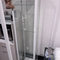 IKEA ガラス棚の画像