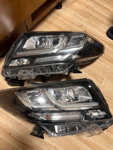 トヨタアルファードヘッドライト