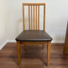 無垢のダイニングテーブルセットの画像