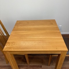 無垢のダイニングテーブルセットの画像