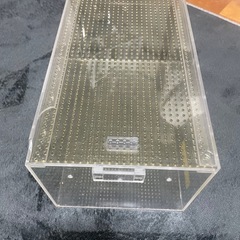爬虫類等のアクリルボックス（欠け有り） の画像