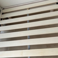 美品✨シングルベッドフレームの画像