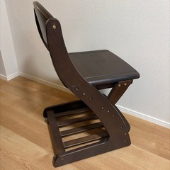 勉強椅子の画像