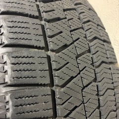 スタッドレスタイヤ　ブリヂストン　の画像