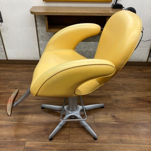 タカラ理美容チェアー (MKささん) 児島の椅子《チェア》の中古あげます