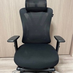 【美品】オフィスチェア 黒 メッシュ フットレスト付の画像