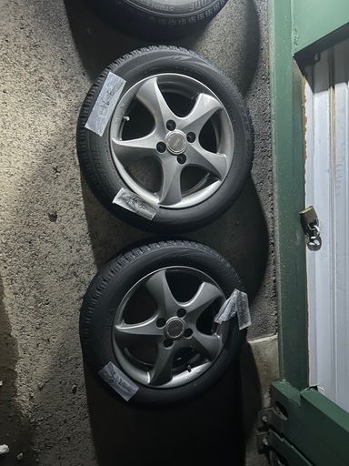 スノータイヤ　　　ブリザック　155/65R14  VRX