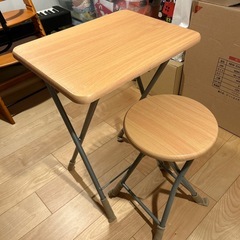 ミニテーブル　丸椅子　セットでの画像