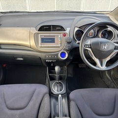 ハイブリッド　車検2年つき　車検つけて渡します　フィットの画像