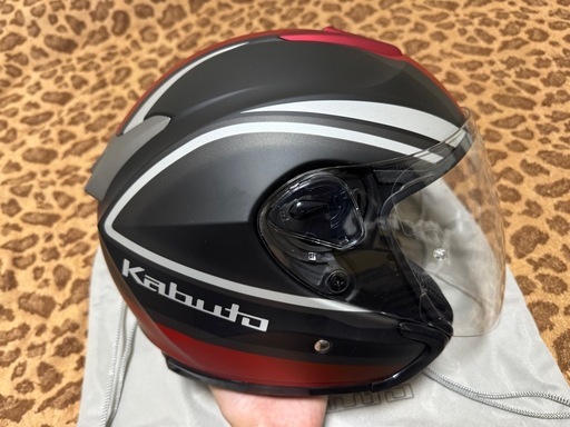 未使用同様の極美品】 赤と黒のマット仕上げ OGK Kabuto製ジェット