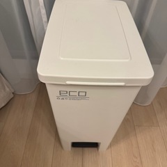 ペダル式ゴミ箱の画像