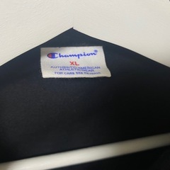 Champion 黒ジャケットの画像
