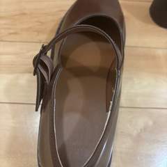 ブラウン厚底ローファー 靴の画像