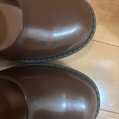 ブラウン厚底ローファー 靴の画像