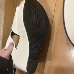 ホワイトサンダルの画像