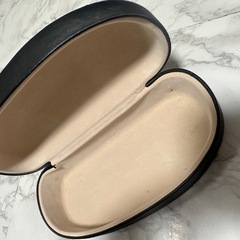 🤍サングラスケースの画像