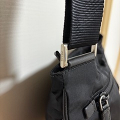 PRADAナイロンショルダーバッグの画像